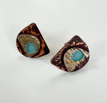 Load image into Gallery viewer, Form stud earrings