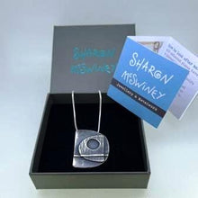 Load image into Gallery viewer, Format pendant oxidised silver
