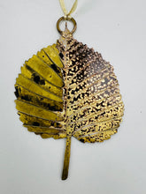 Load image into Gallery viewer, Lime leaf decoration in brass