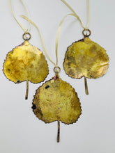 Load image into Gallery viewer, Lime leaf decoration in brass