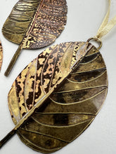 Load image into Gallery viewer, Cotinus decoration in brass