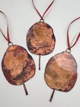 Load image into Gallery viewer, Large Cotinus decoration in copper