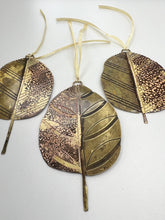 Load image into Gallery viewer, Large Cotinus decoration in brass