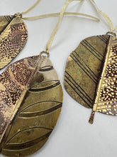 Load image into Gallery viewer, Large Cotinus decoration in brass