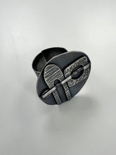 Load image into Gallery viewer, Structure ring oxidised silver