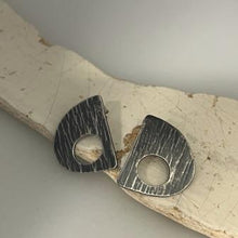 Load image into Gallery viewer, Strata stud earrings oxidised silver