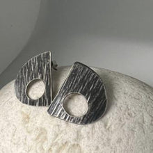 Load image into Gallery viewer, Strata stud earrings oxidised silver
