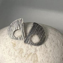 Load image into Gallery viewer, Strata stud earrings oxidised silver