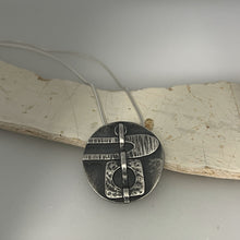 Load image into Gallery viewer, Structure pendant oxidised silver