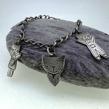 Load image into Gallery viewer, Cat charm bracelet