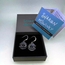 Load image into Gallery viewer, Curves earrings oxidised silver