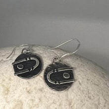 Load image into Gallery viewer, Curves earrings oxidised silver