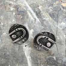 Load image into Gallery viewer, Curves stud earrings oxidised silver