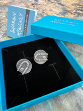 Load image into Gallery viewer, Curves stud earrings oxidised silver