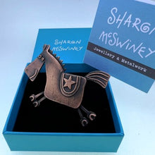 Load image into Gallery viewer, Horse brooch