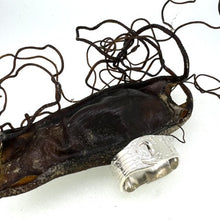 Load image into Gallery viewer, Mermaid's purse sterling silver ring seaweed