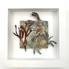 Load image into Gallery viewer, Swimming crab brass metalwork picture