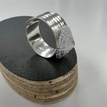 Load image into Gallery viewer, Porthmeor silver adjustable keyhole limpet shell ring