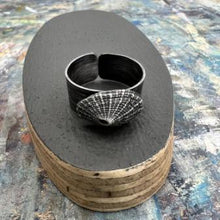 Load image into Gallery viewer, Porthmeor oxidised adjustable keyhole limpet shell ring