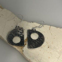 Load image into Gallery viewer, Strata drop earrings oxidised silver