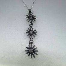 Load image into Gallery viewer, Triple daisy oxidised silver necklace