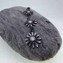 Load image into Gallery viewer, Triple daisy oxidised silver necklace