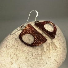 Load image into Gallery viewer, Aperture earrings