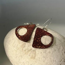 Load image into Gallery viewer, Aperture earrings