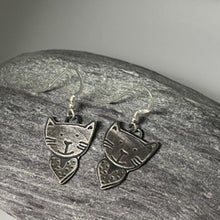 Load image into Gallery viewer, Large cat & heart earrings