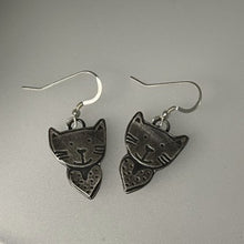 Load image into Gallery viewer, Large cat & heart earrings