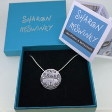 Load image into Gallery viewer, Cats rule necklace