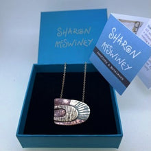 Load image into Gallery viewer, Contour pendant