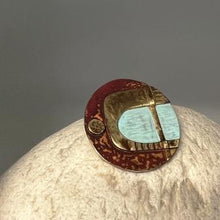 Load image into Gallery viewer, Crest brooch