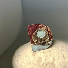 Load image into Gallery viewer, Format brooch