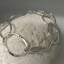 Load image into Gallery viewer, Loopy limpet bracelet