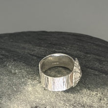 Load image into Gallery viewer, Marazion limpet shell adjustable ring