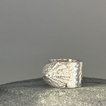 Load image into Gallery viewer, Marazion adjustable full limpet shell ring