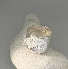 Load image into Gallery viewer, Marazion adjustable full limpet shell ring