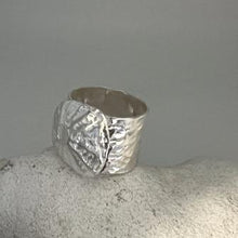 Load image into Gallery viewer, Mevagissey adjustable limpet shell ring