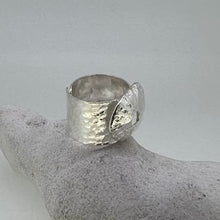 Load image into Gallery viewer, Mevagissey adjustable limpet shell ring