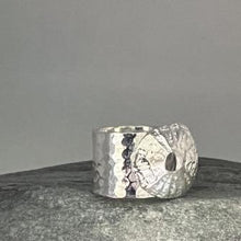 Load image into Gallery viewer, Mevagissey adjustable limpet shell ring