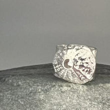 Load image into Gallery viewer, Mevagissey adjustable limpet shell ring