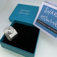 Load image into Gallery viewer, Mevagissey adjustable limpet shell ring