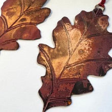 Load image into Gallery viewer, Large oak leaf decoration