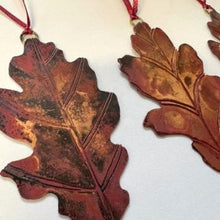 Load image into Gallery viewer, Large oak leaf decoration