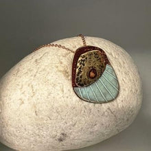 Load image into Gallery viewer, Pebble pendant