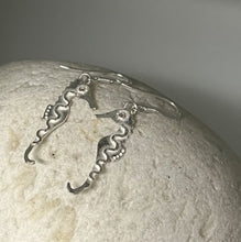 Load image into Gallery viewer, Silver seahorse earrings