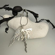 Load image into Gallery viewer, Seaweed bunch pendant necklace