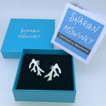 Load image into Gallery viewer, Seaweed frond stud earrings