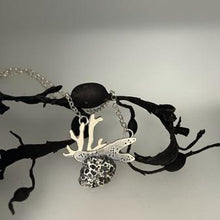 Load image into Gallery viewer, Seaweed reef pendant necklace